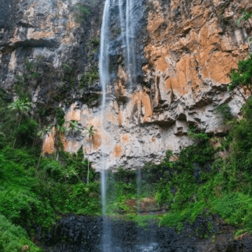 Waterfalls in National Parks in Queensland